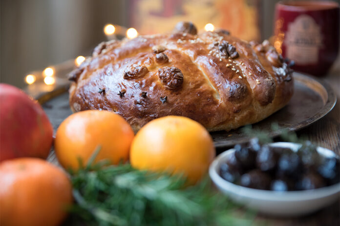 grek-christmas-bread-696x464